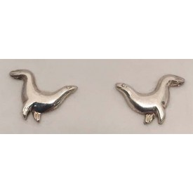 RAAT3926 Small Seal Post Earrings