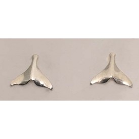 RAAT3792 Small Whale Tail Post Earrings